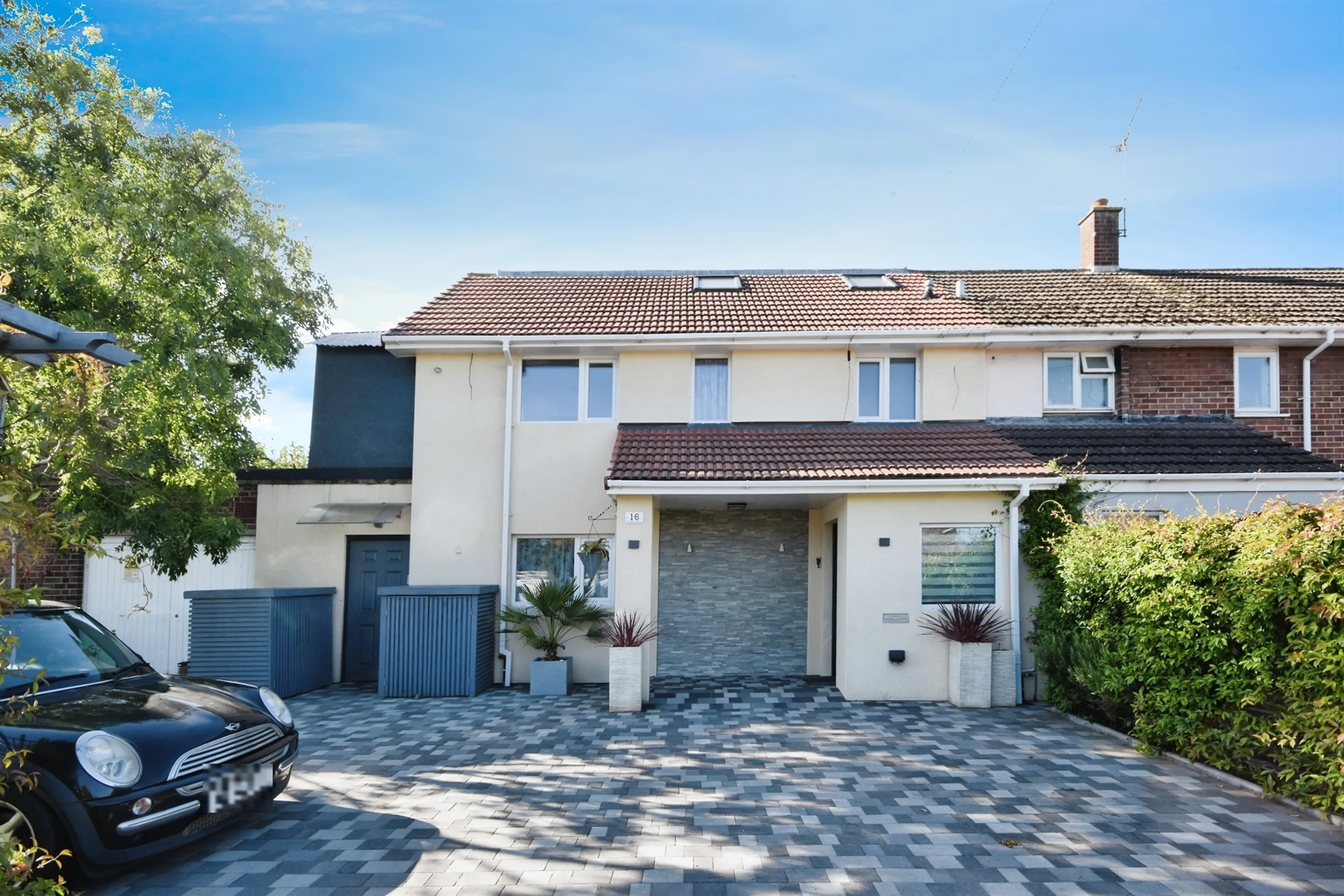 Property at Meadgate Avenue, Great Baddow, Chelmsford