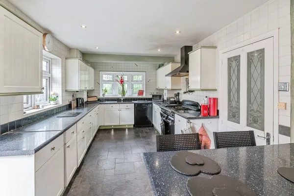 London Road, WICKFORD, Essex, SS12