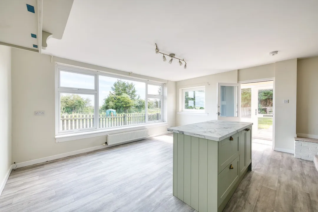 https://mr0.homeflow-assets.co.uk/files/photo/image/47755/3032/_x_/DSC_9908_HDR-39.jpg