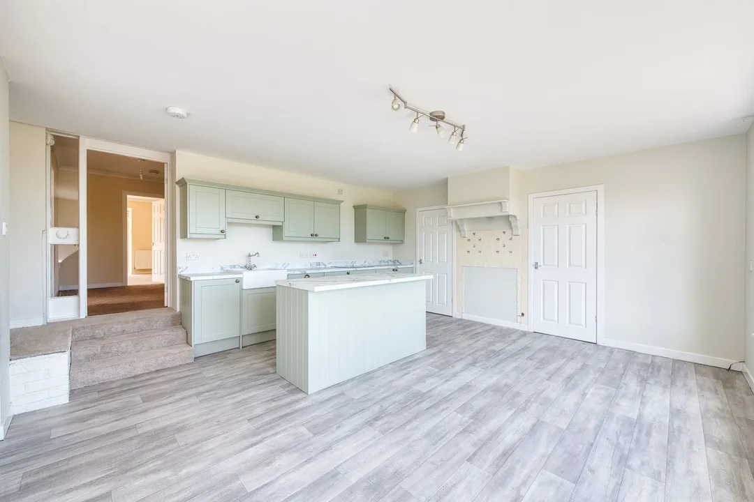 https://mr0.homeflow-assets.co.uk/files/photo/image/47755/3038/_x_/DSC_9923_HDR-42.jpg