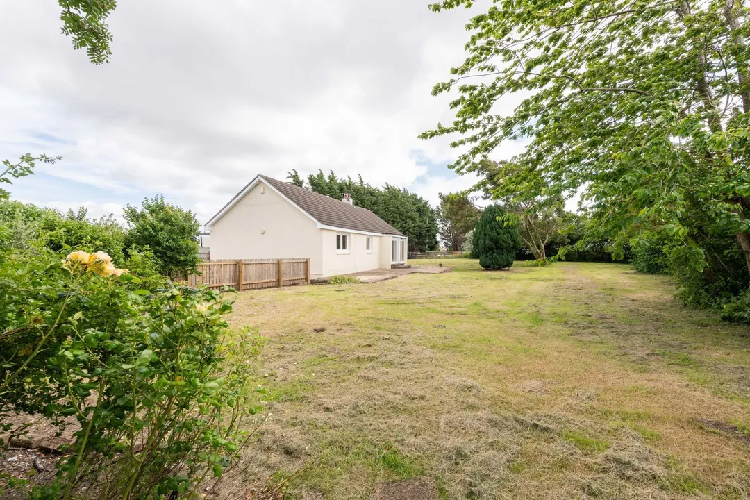 https://mr0.homeflow-assets.co.uk/files/photo/image/47755/3044/_x_/DSC_9967-65.jpg
