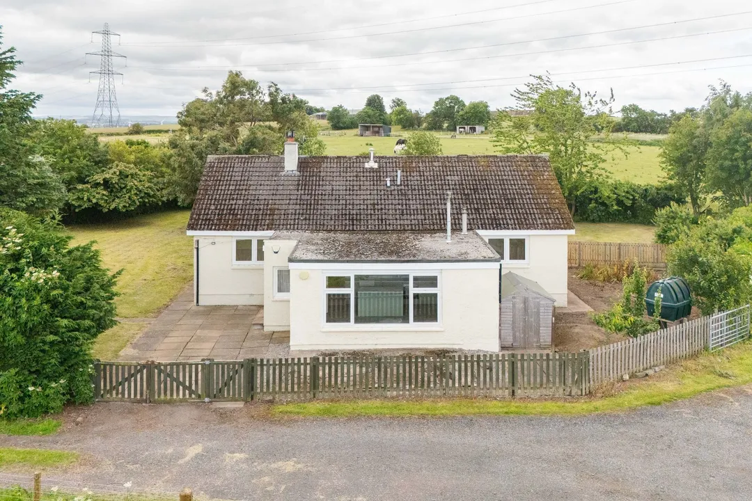 https://mr0.homeflow-assets.co.uk/files/photo/image/47755/3061/_x_/DJI_20260629121439_0341_D-91.jpg