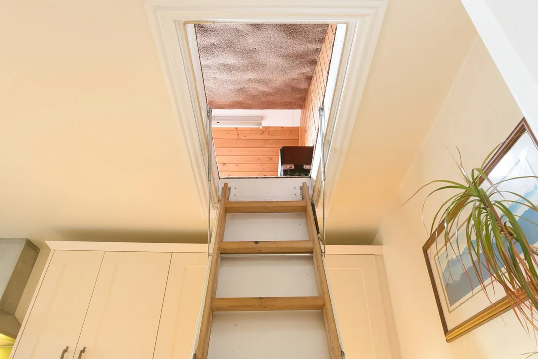 https://mr0.homeflow-assets.co.uk/files/photo/image/47755/4224/_x_/DSC_8211_HDR-70.jpg