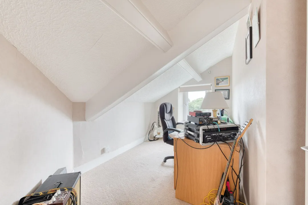 https://mr0.homeflow-assets.co.uk/files/photo/image/47755/4227/_x_/DSC_8001_HDR-25.jpg