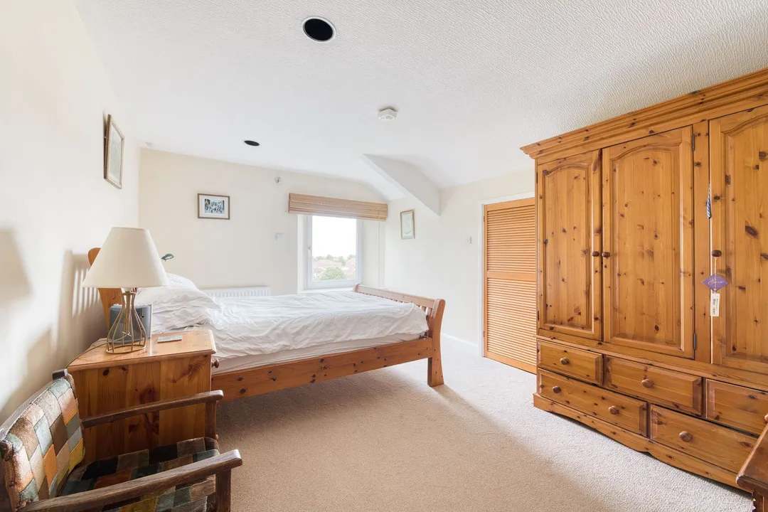 https://mr0.homeflow-assets.co.uk/files/photo/image/47755/4233/_x_/DSC_8176_HDR-66.jpg