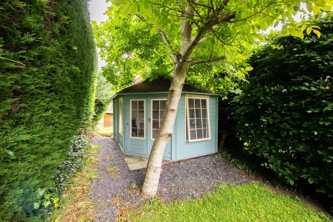 https://mr0.homeflow-assets.co.uk/files/photo/image/47755/4244/_x_/DSC_7844-16.jpg