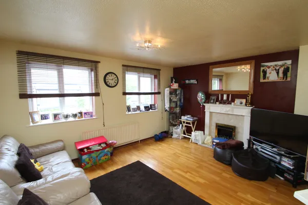 Highgrove Mews, Carshalton SM5