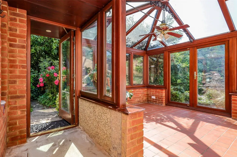 Property carousel item 3