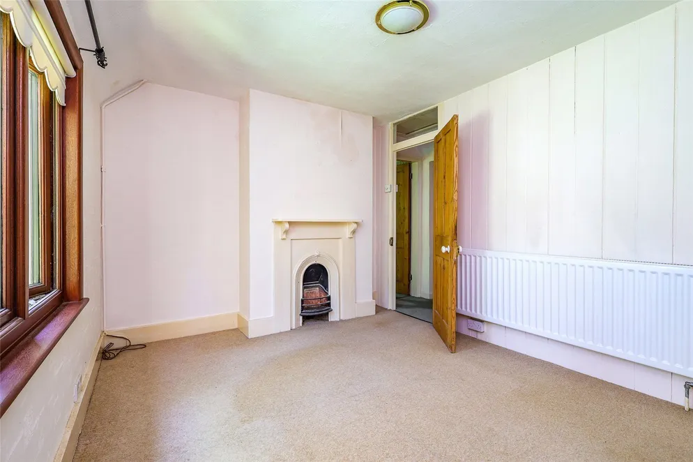 Property carousel item 17