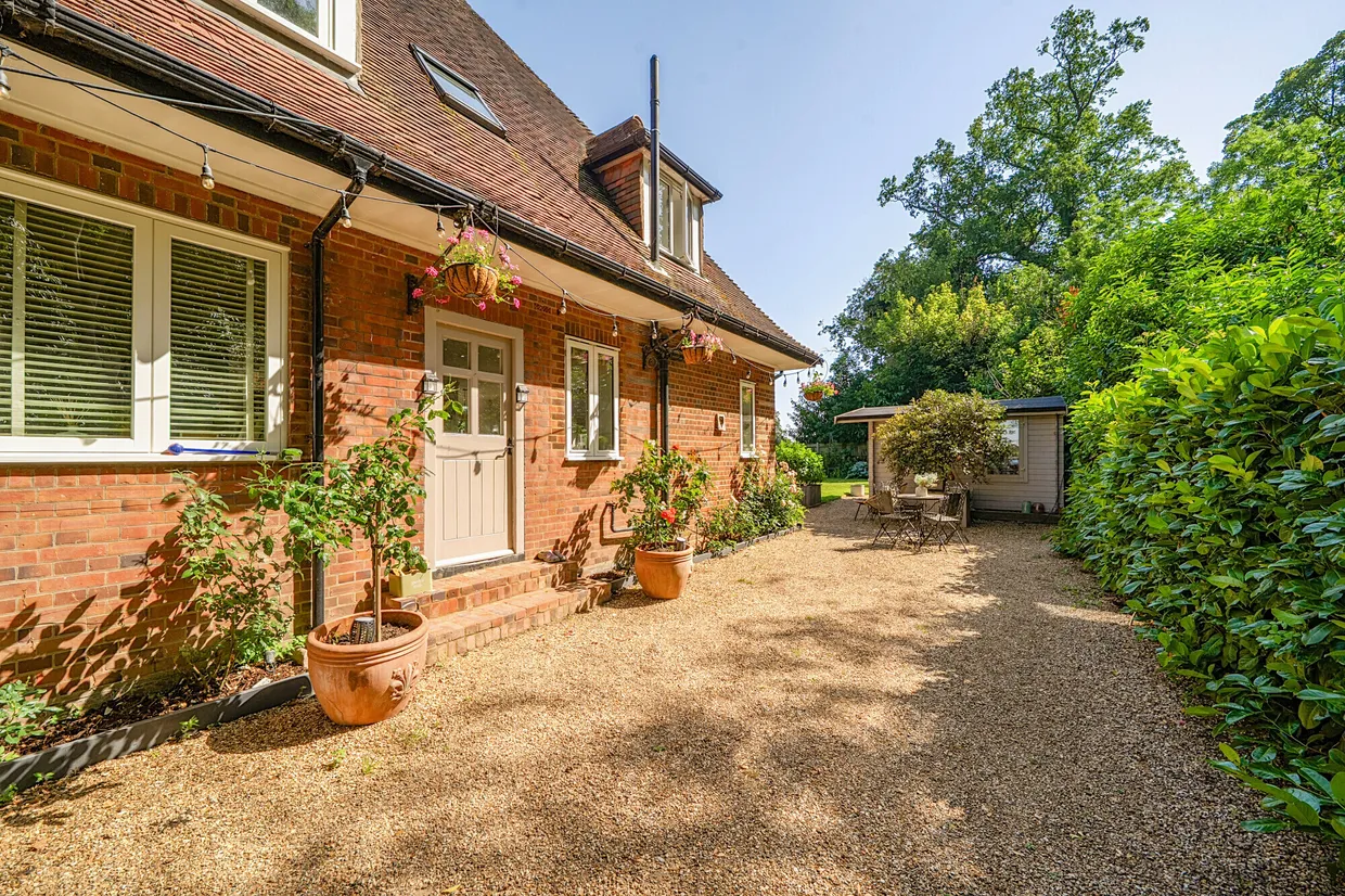 High Elms Lane, Watford, WD25 photo 20