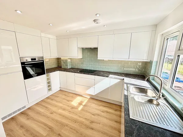 Celandine Close, South Ockendon, RM15