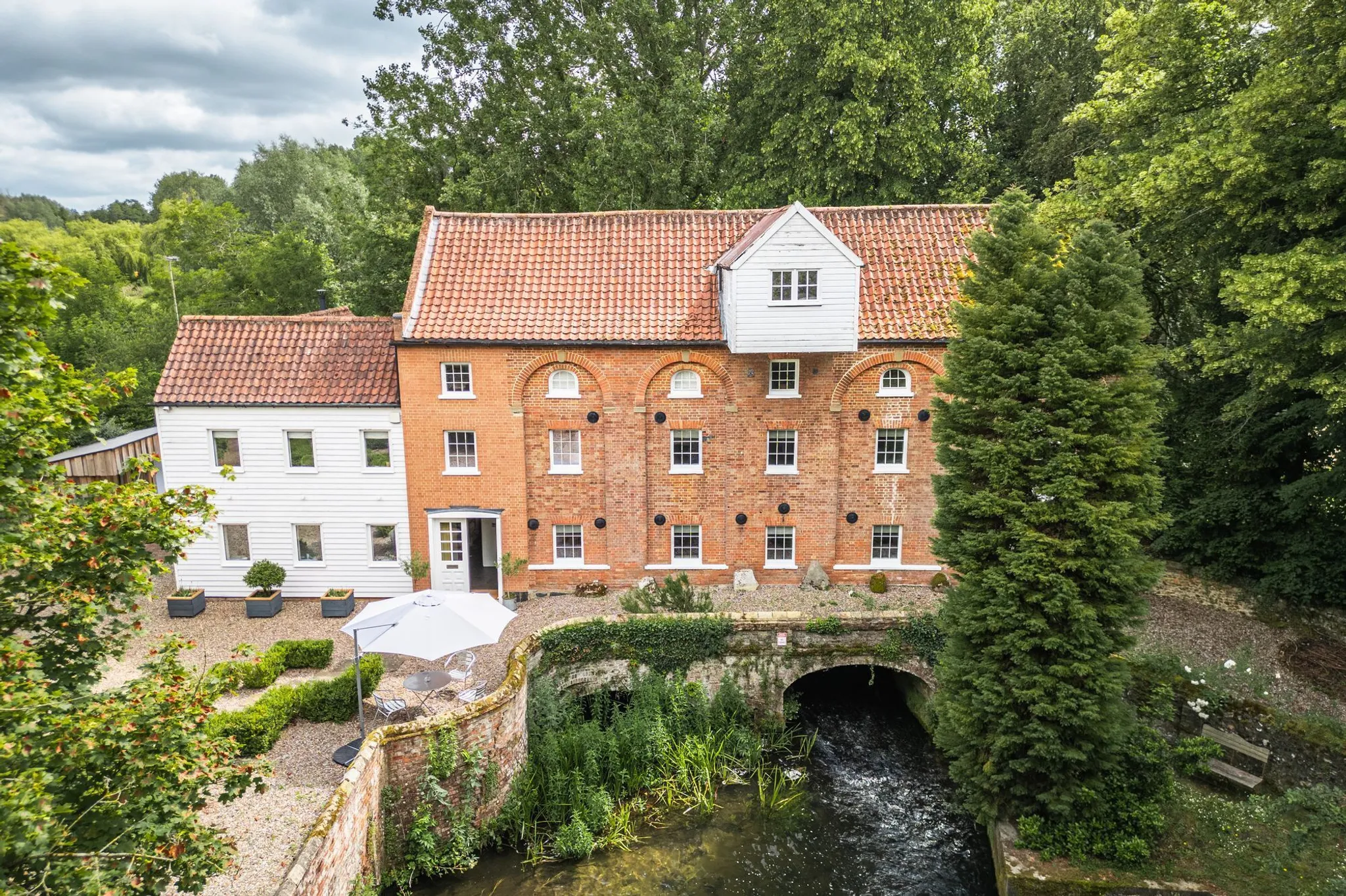 Beautifully Restored Grade Ii Listed Watermill In Narborough