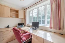 Star Hill Drive, Churt, Farnham, GU10 photo 10