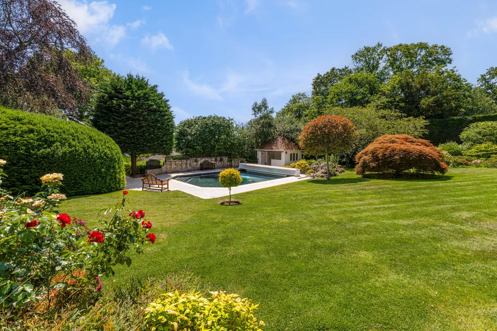 St. Anns Hill Road, Chertsey, KT16 photo 4