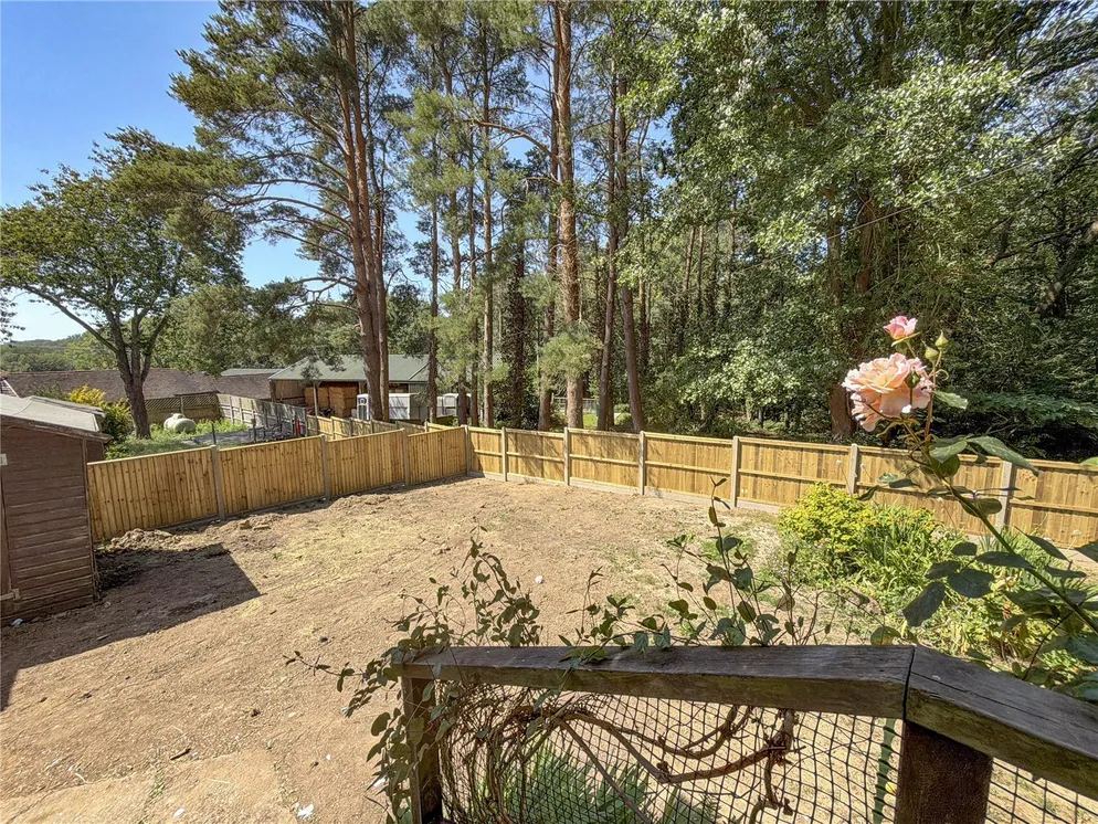 Property carousel item 9