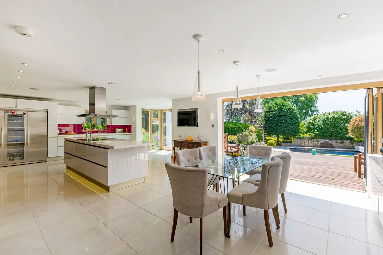 St. Anns Hill Road, Chertsey, KT16 photo 5