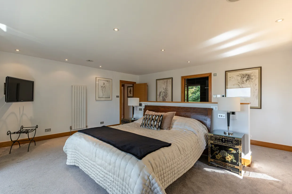St. Anns Hill Road, Chertsey, KT16 photo 12