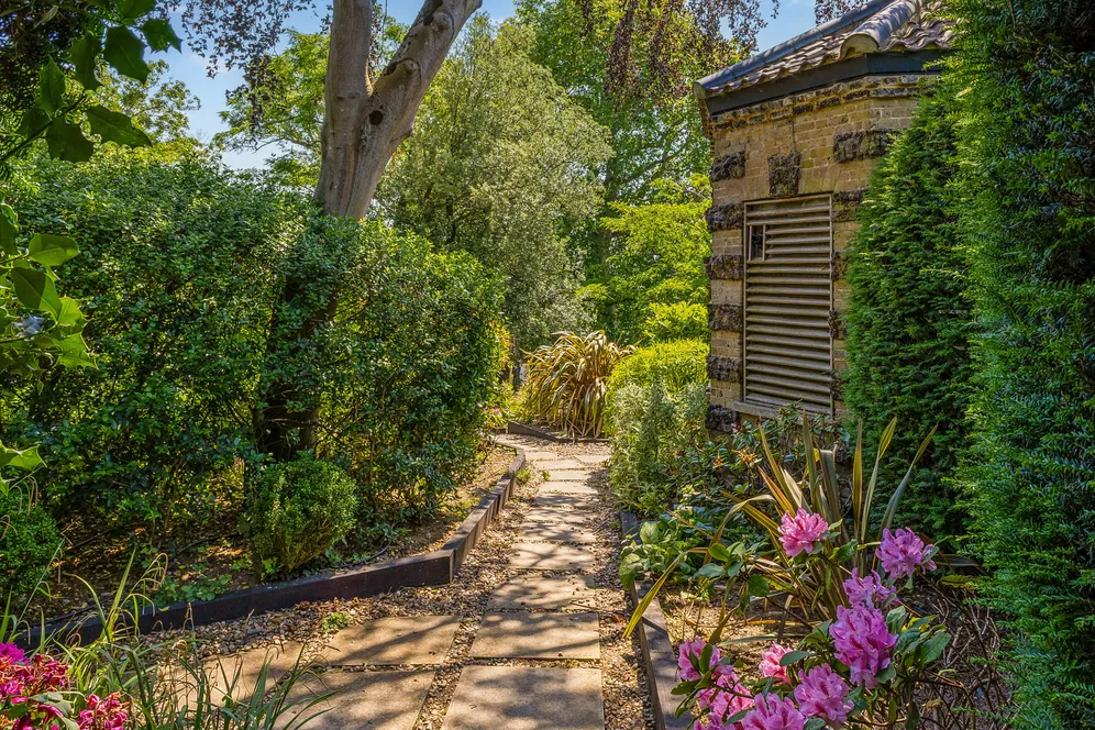 St. Anns Hill Road, Chertsey, KT16 photo 18