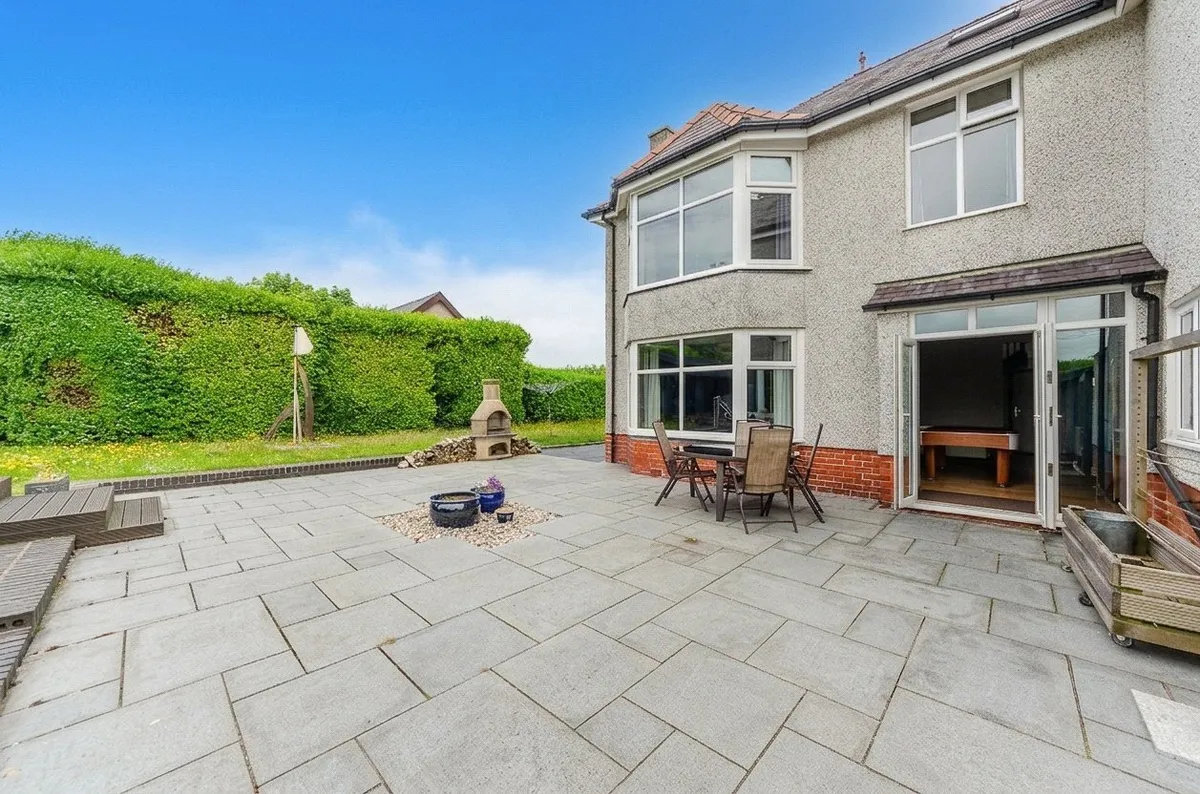 Llanrug, Caernarfon, Gwynedd, LL55
