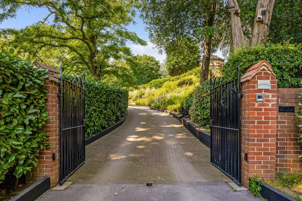 St. Anns Hill Road, Chertsey, KT16 photo 19