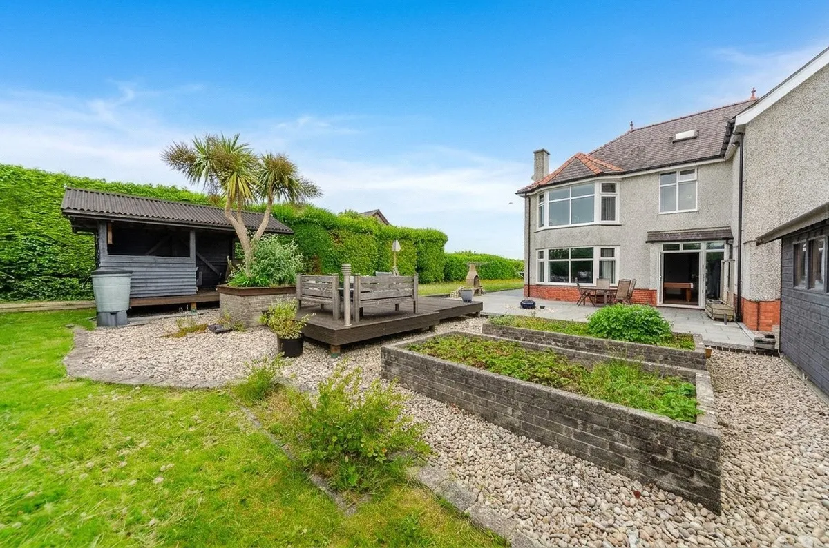 Llanrug, Caernarfon, Gwynedd, LL55