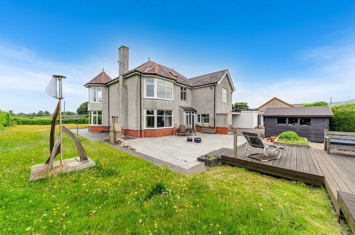 Llanrug, Caernarfon, Gwynedd, LL55