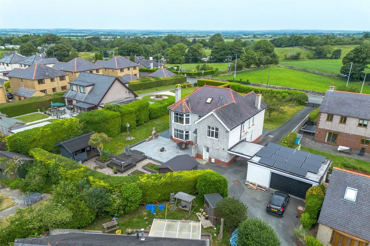 Llanrug, Caernarfon, Gwynedd, LL55