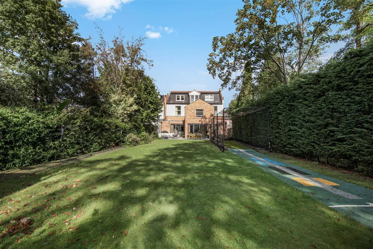 Walm Lane, London, NW2