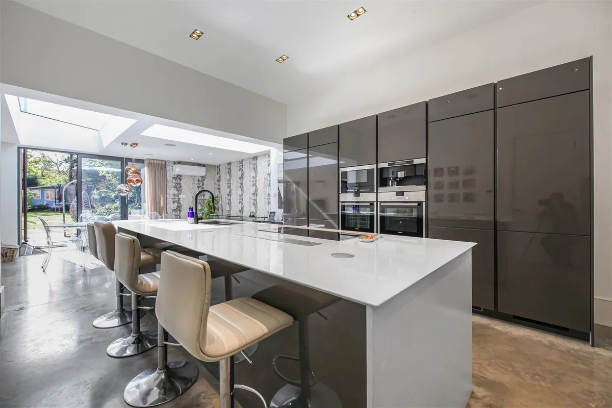 Walm Lane, London, NW2