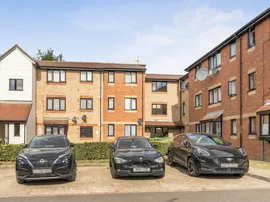 Magpie Close, Enfield photo