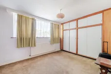 Avenue Road, Epsom, KT18 photo 6