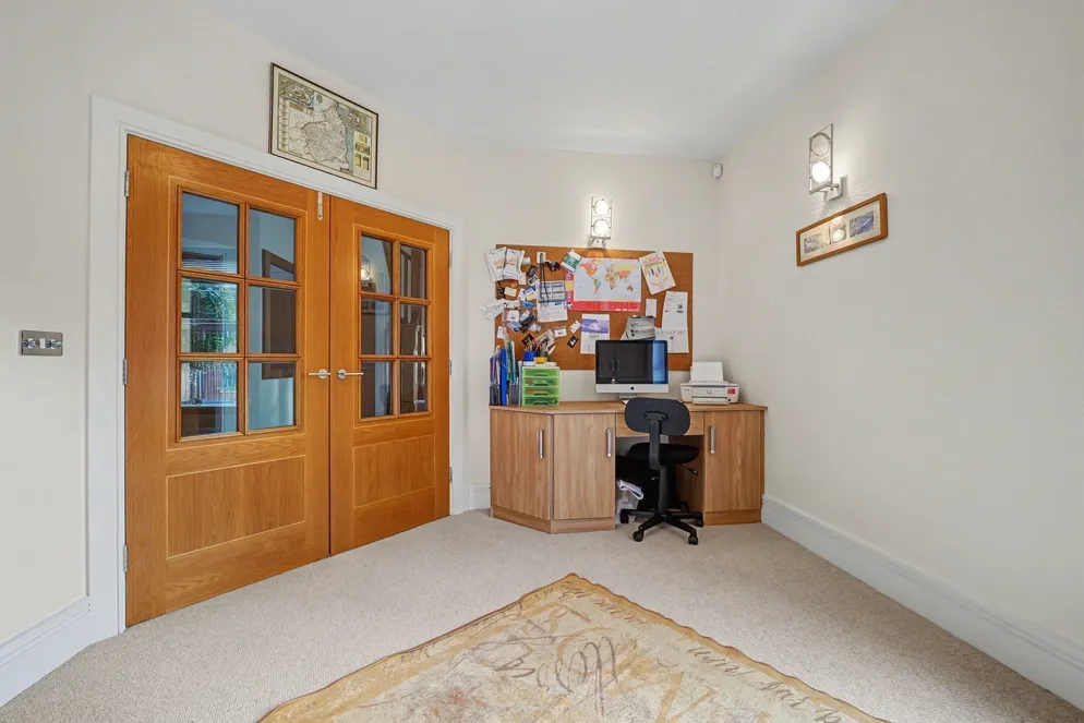 Property carousel item 16