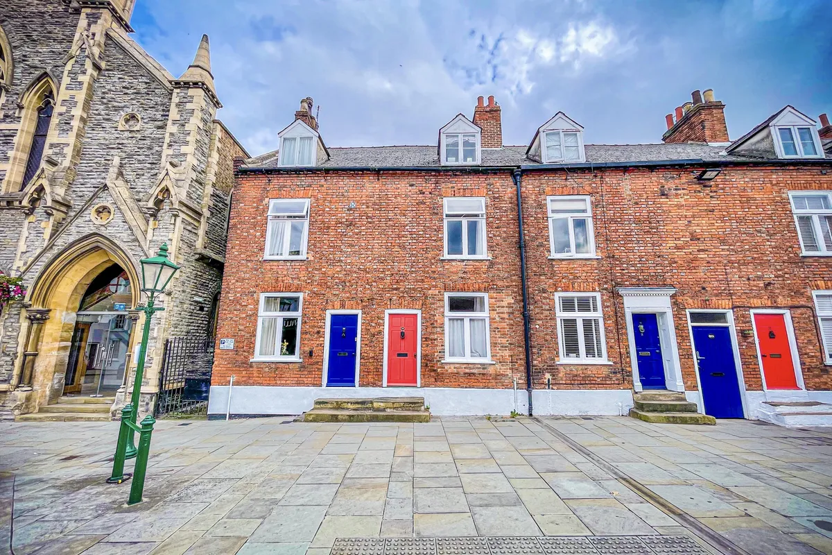 Bailgate, LINCOLN