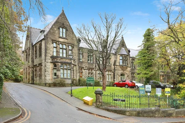 Tapton Mount Close, Sheffield, South ...