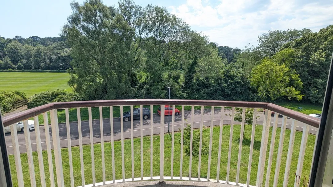 https://mr0.homeflow-assets.co.uk/files/photo/image/47756/9125/_x_/57829847.jpg