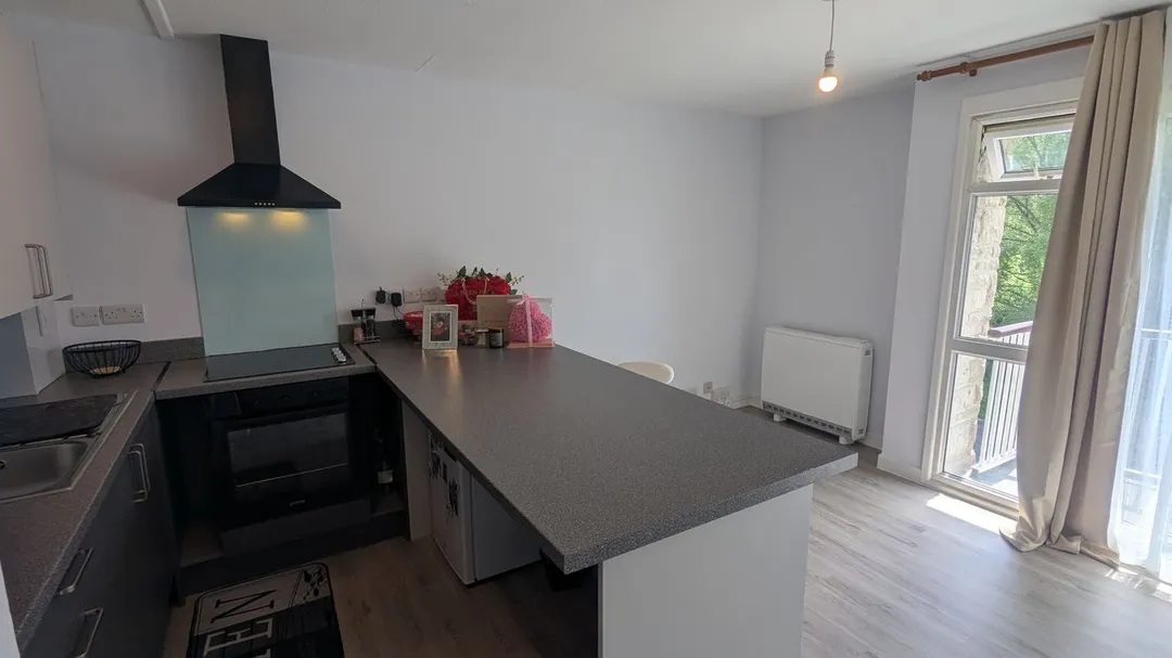 https://mr0.homeflow-assets.co.uk/files/photo/image/47756/9135/_x_/57829572.jpg