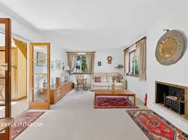 Hylands Close, Epsom thumb 3