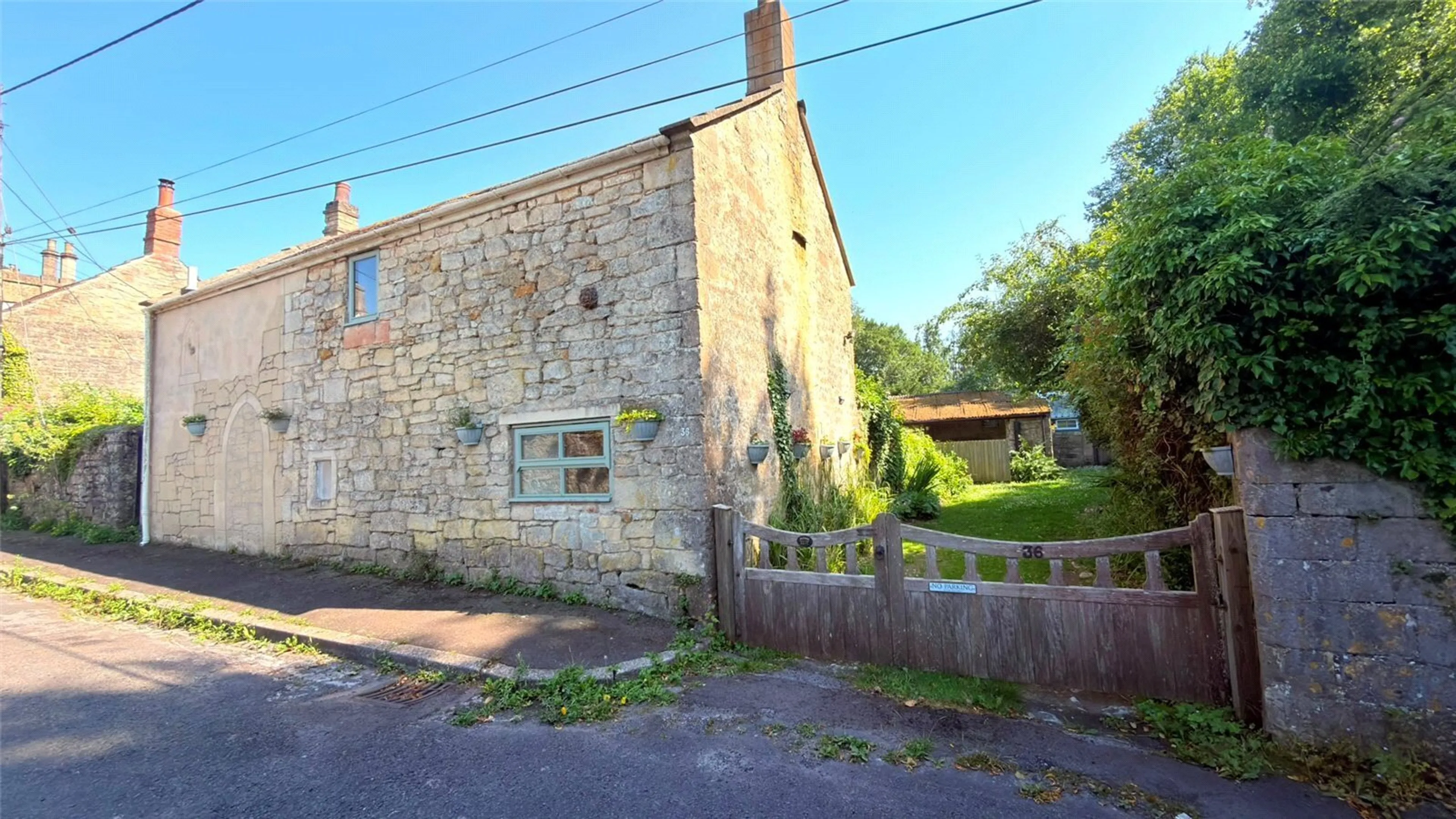 Property photo 0