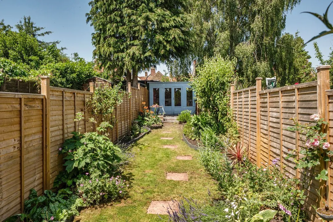 https://mr0.homeflow-assets.co.uk/files/photo/image/47758/2983/_x_/57938986.jpg