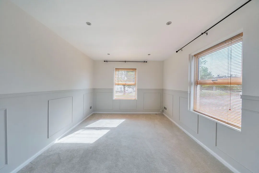 https://mr0.homeflow-assets.co.uk/files/photo/image/47758/4331/_x_/57157942.jpg
