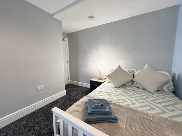 Liverpool Road, Eccles, M30