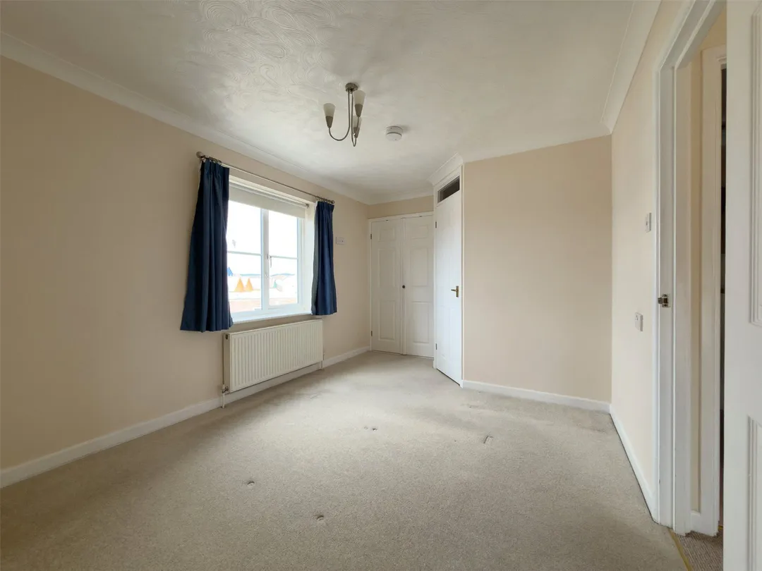 https://mr0.homeflow-assets.co.uk/files/photo/image/47758/9279/_x_/OCL260038_17.jpg