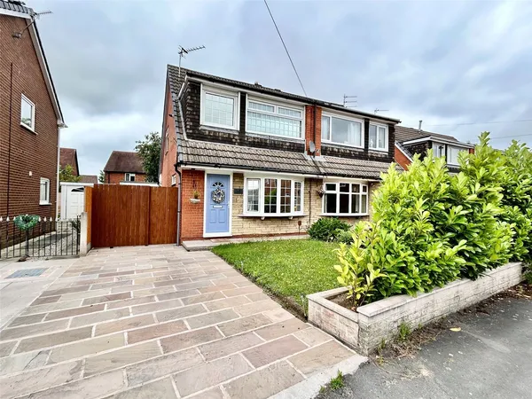 Larchwood Crescent, Leyland, Lancashi...