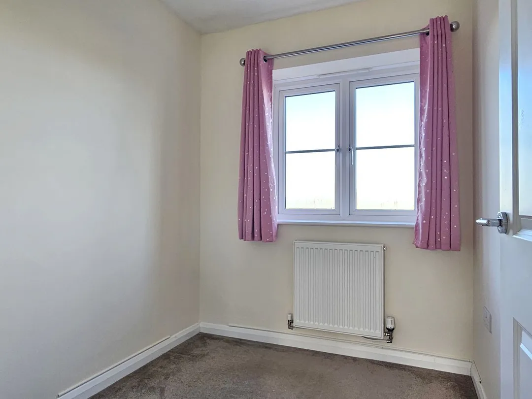 https://mr0.homeflow-assets.co.uk/files/photo/image/47758/9724/_x_/53266613.jpg