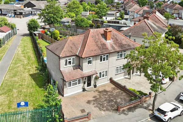 Lynwood Drive, Romford, RM5