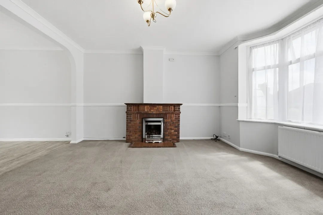 https://mr0.homeflow-assets.co.uk/files/photo/image/47759/3211/_x_/23218_cbea_1316590991_IMG_10.jpg