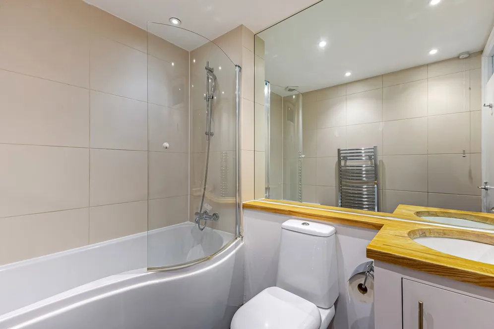 Crouchmans Close, London, SE26 photo 6