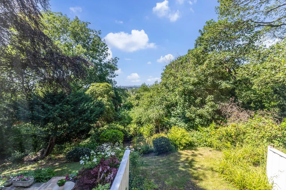 Crouchmans Close, London, SE26 photo 12