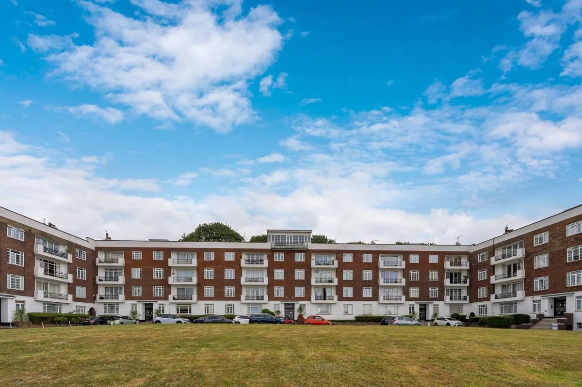 Dollis Hill Lane, London, NW2