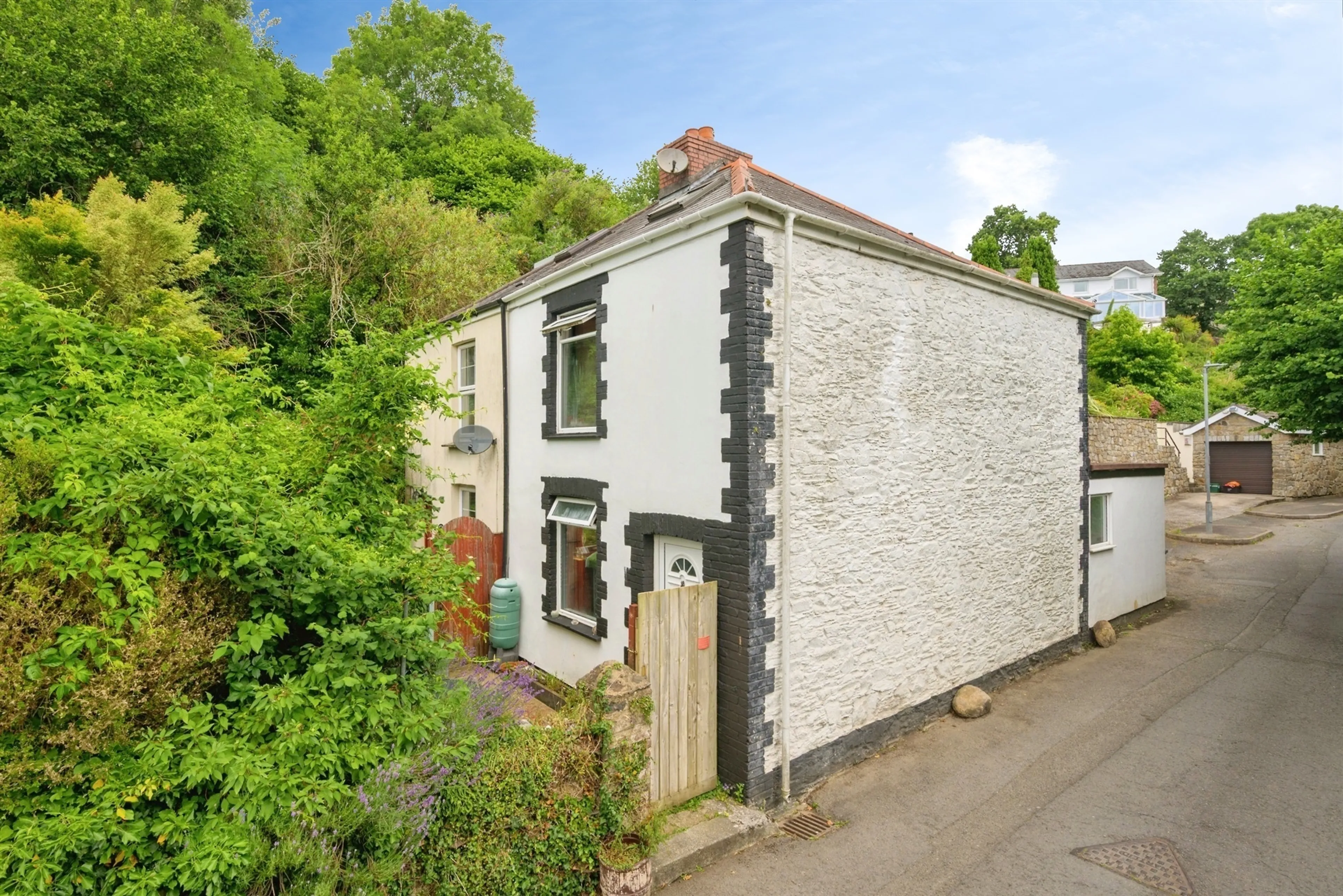 Property photo 0